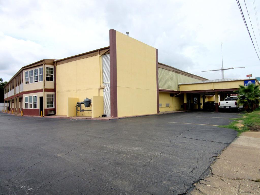 Budget Host Inn Arlington Bagian luar foto