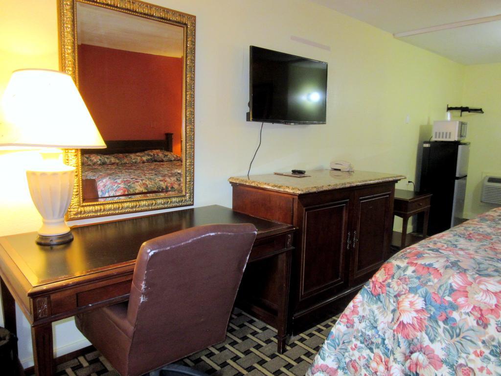 Budget Host Inn Arlington Bagian luar foto