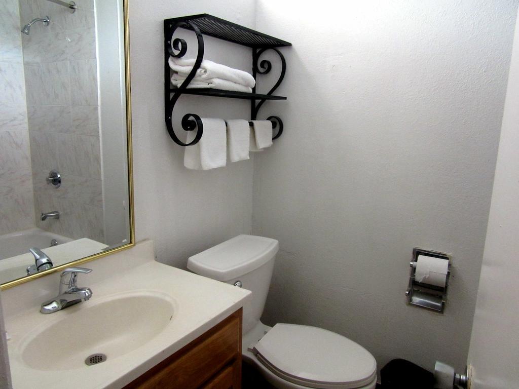 Budget Host Inn Arlington Bagian luar foto
