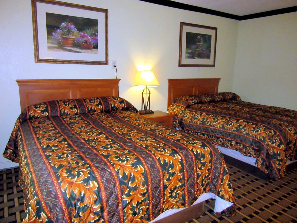 Budget Host Inn Arlington Bagian luar foto