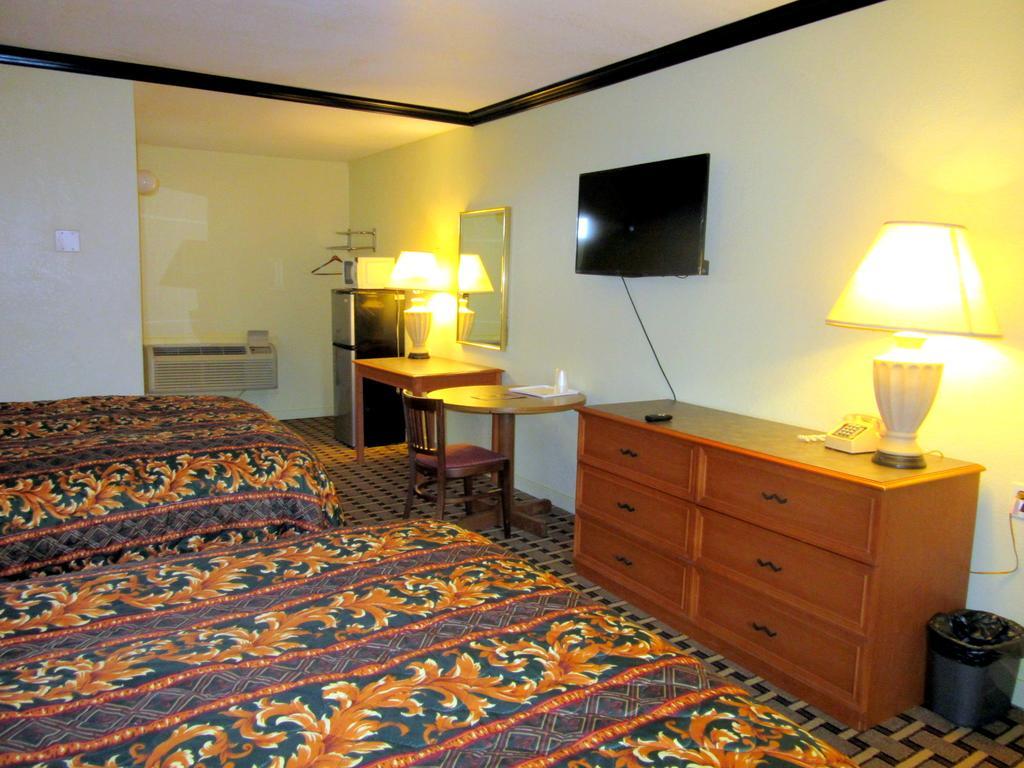 Budget Host Inn Arlington Bagian luar foto