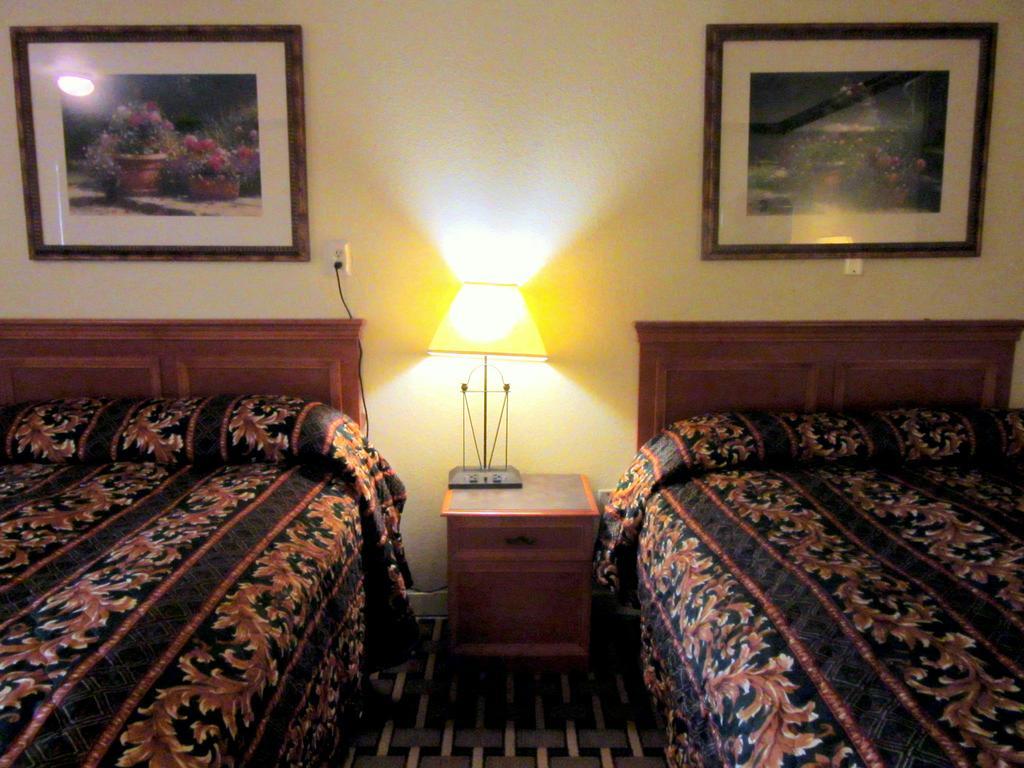 Budget Host Inn Arlington Bagian luar foto