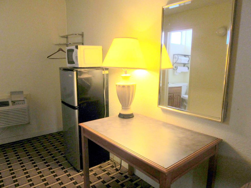 Budget Host Inn Arlington Bagian luar foto
