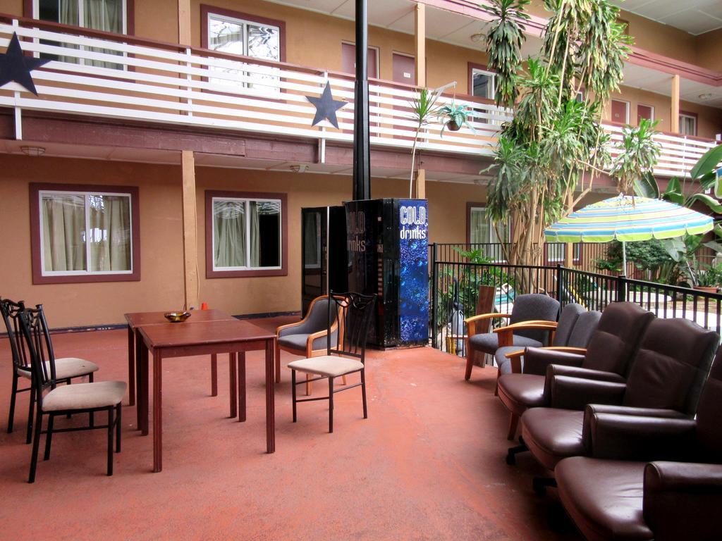 Budget Host Inn Arlington Bagian luar foto